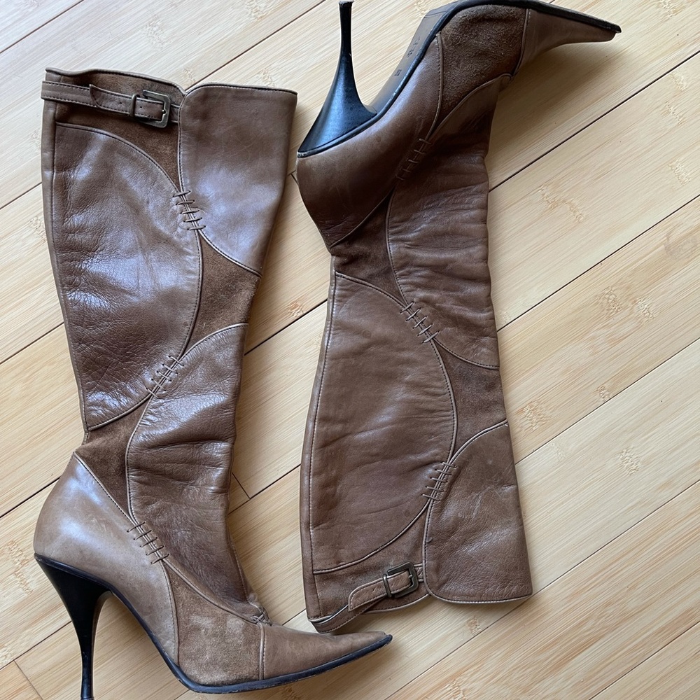 Women’s leather boots